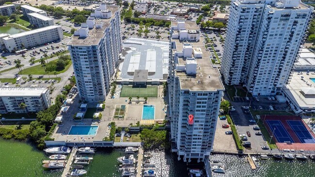 Building Photo - 18081 Biscayne Blvd