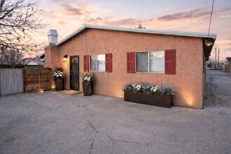 Building Photo - 1414 Griego Rd NW