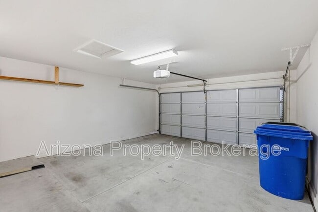 Building Photo - 14823 W Redfield Rd