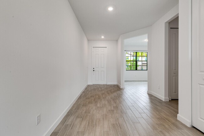 Building Photo - 3170 Streng Ln