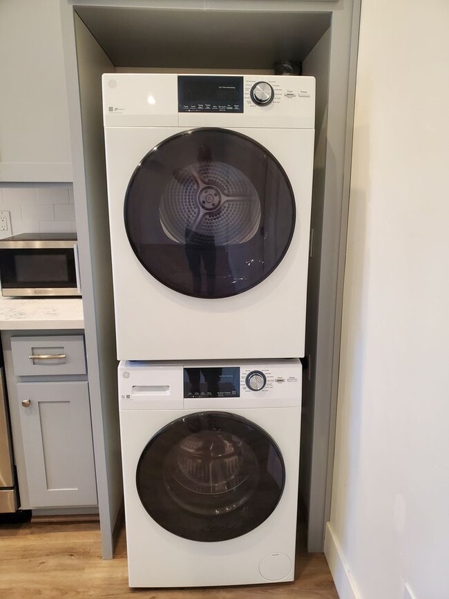 Building Photo - 2031 3rd St