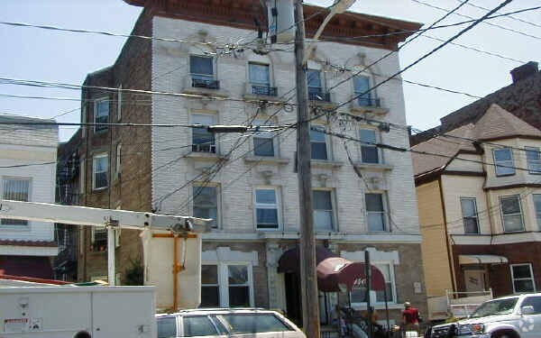 Building Photo - 1400-1402 Palisade Ave