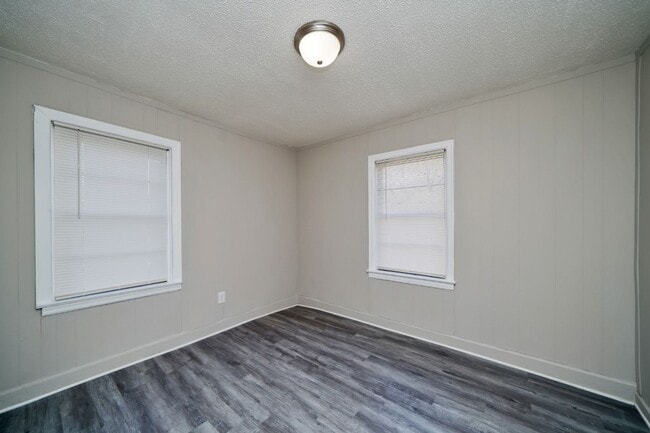 Building Photo - Super Cute & Private Hueytown Home Tucked Away on a Quiet Cul-de-Sac