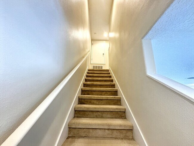Building Photo - 5406 Fieldstone Dr