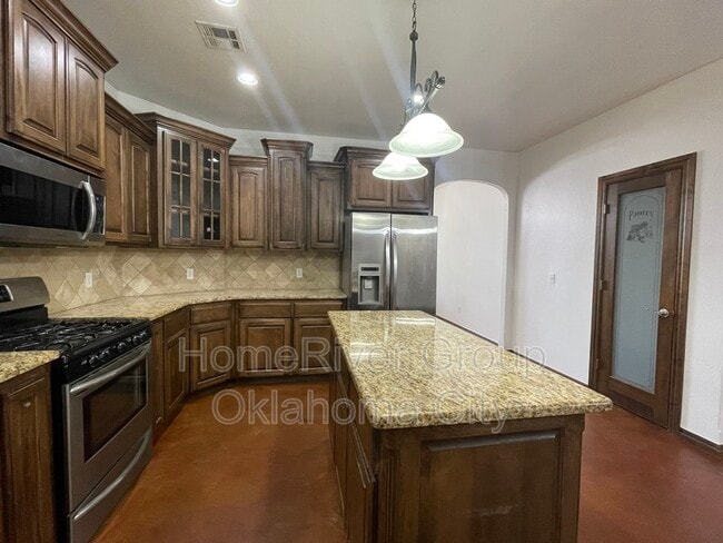 Building Photo - 5700 Shiloh Dr