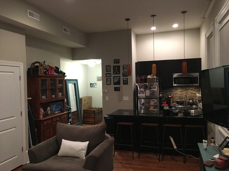 Primary Photo - 1529 Spruce St