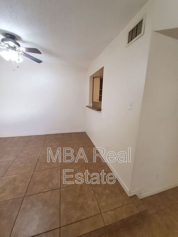 Building Photo - 908 S Casitas Dr