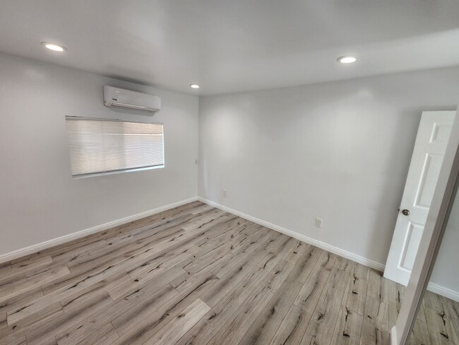Building Photo - 13583 Correnti St