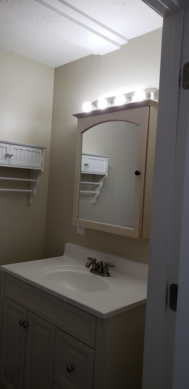 Master Bath - 926 N 800 W
