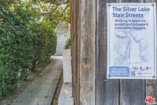 Building Photo - 2315 Loma Vista Pl