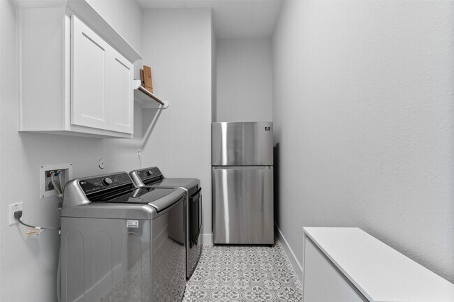 Building Photo - 1102 McMurtry Ridge Dr