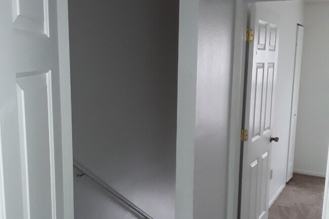 Building Photo - 538 Nova St