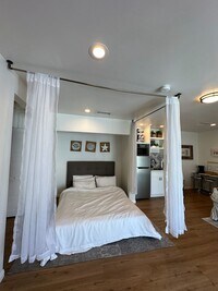 Building Photo - Fully Furnished Studio in the heart of Los...
