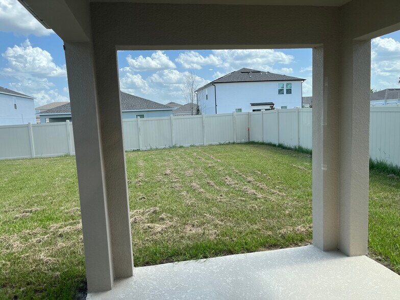 Building Photo - 2571 Driftwood St