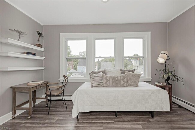 Building Photo - Lakefront 4-Bedroom Home for Rent in Euclid, OH