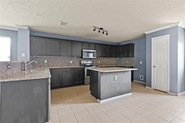 Building Photo - 1600 Dragonback Pass