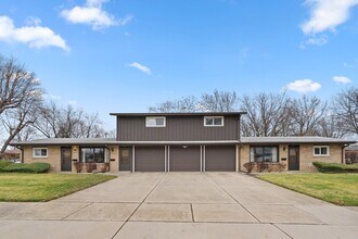 Building Photo - 537-541 N Edgelawn Drive Unit 541