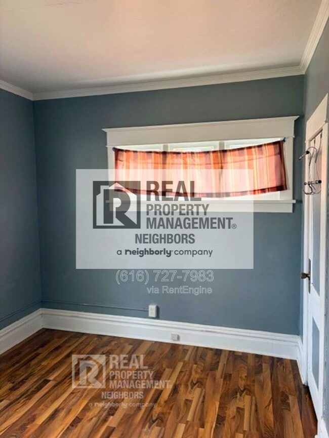 Building Photo - 88 E 18th St