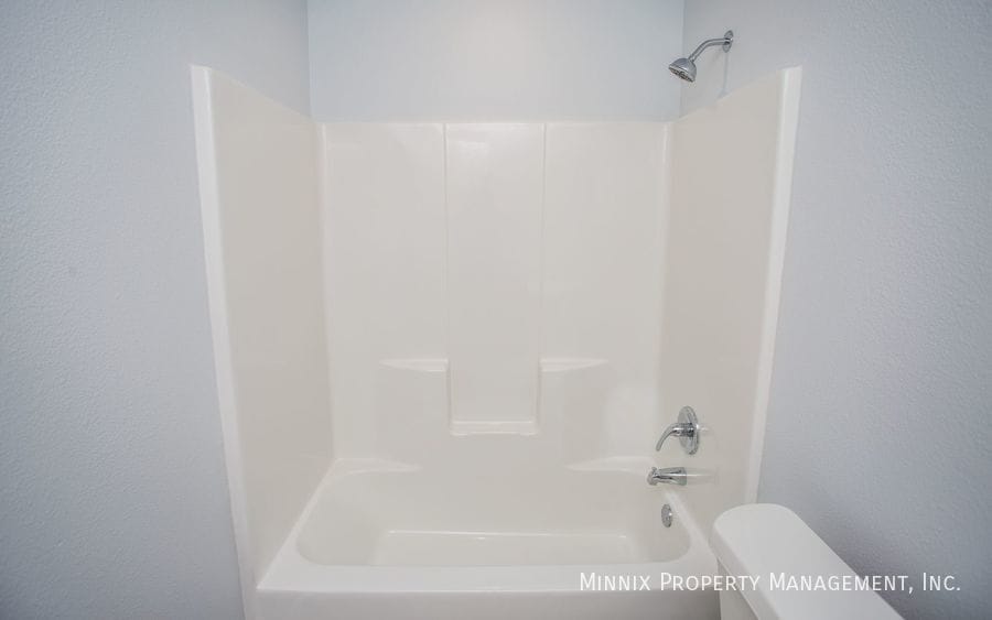 Building Photo - 5601 Kemper St