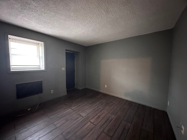 Building Photo - 30-103 Illinois-