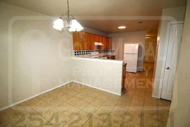 Building Photo - 3402 Hereford Ln