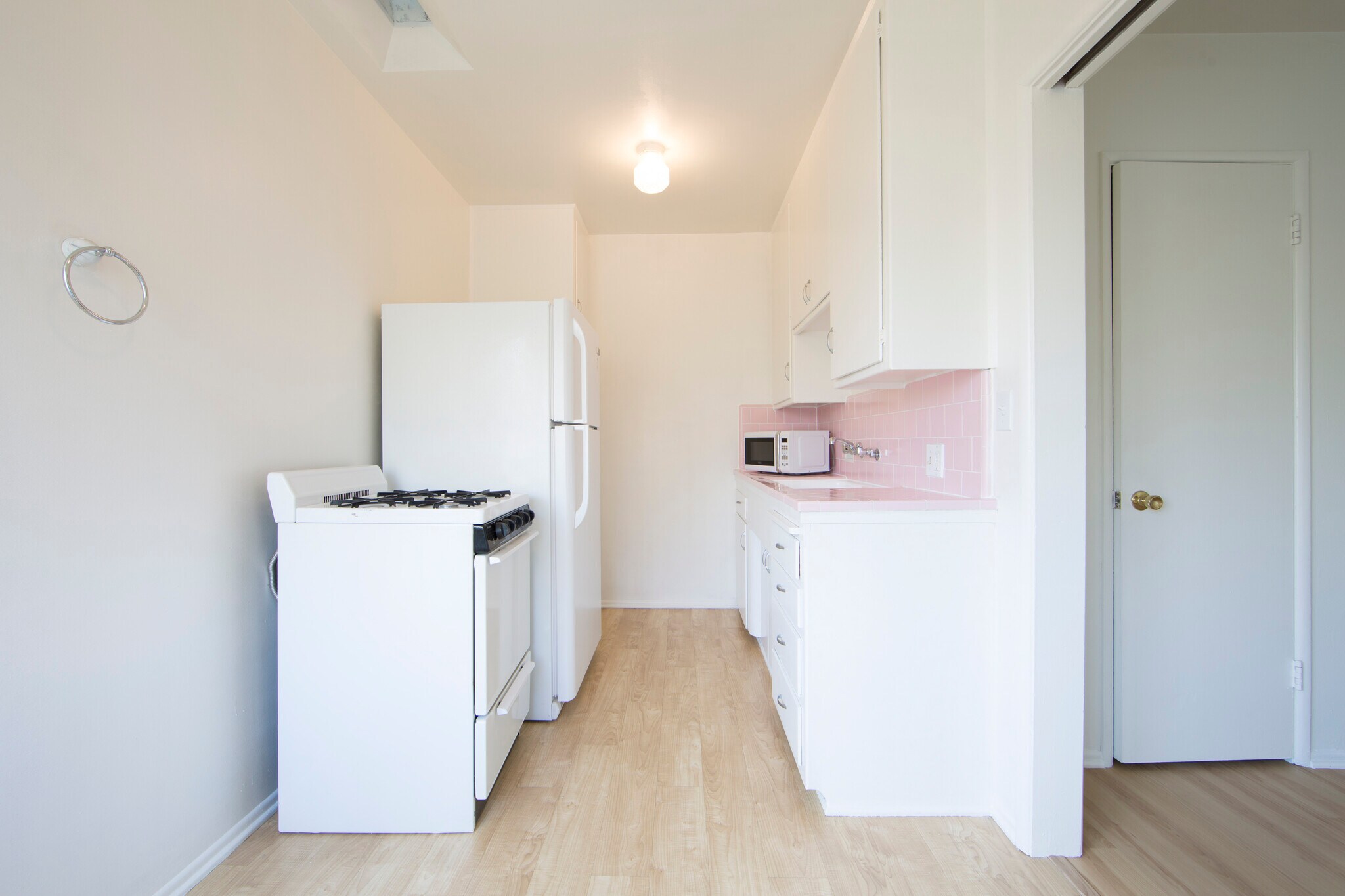 Building Photo - 669 Levering Ave