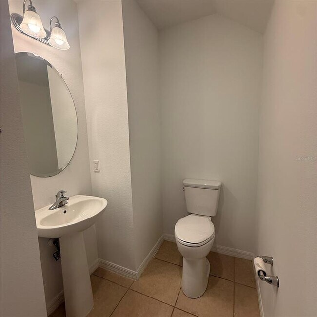 Building Photo - 3520 Beau Rd