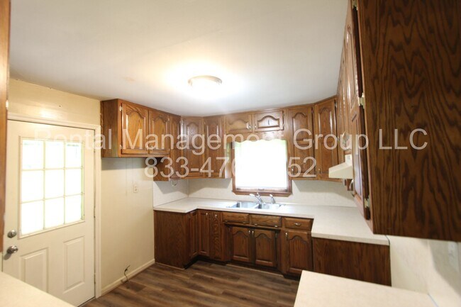 Building Photo - 533 Jalna Rd