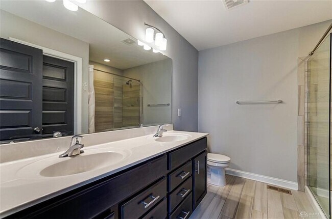 Building Photo - 1004 Parklake Row