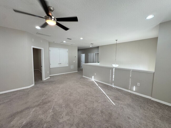 Building Photo - $300 off of a month of rent!! Experience the Epitome of Lakeside Luxury Living — For Rent in Narc...