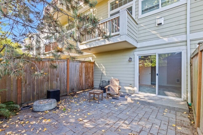 Building Photo - 3bd/3ba Seattle House