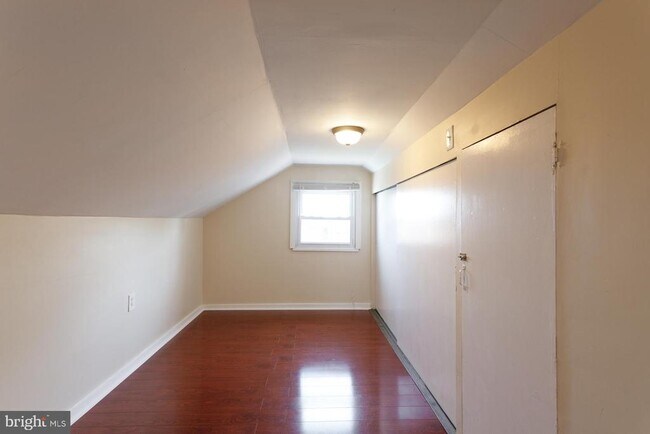 Building Photo - 1213 Friendship St