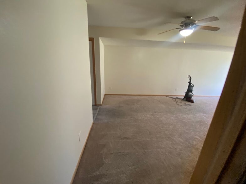 Building Photo - 1455 Easton Ln
