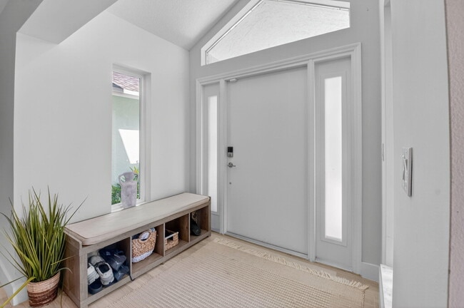 Building Photo - 6701 Hillside Ln