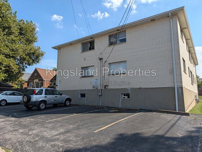 Building Photo - 5353 Walsh St