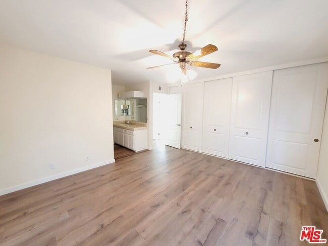 Building Photo - 3508 Del Amo Blvd