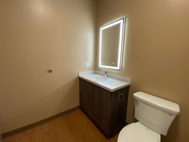 Building Photo - 83 Hanover St