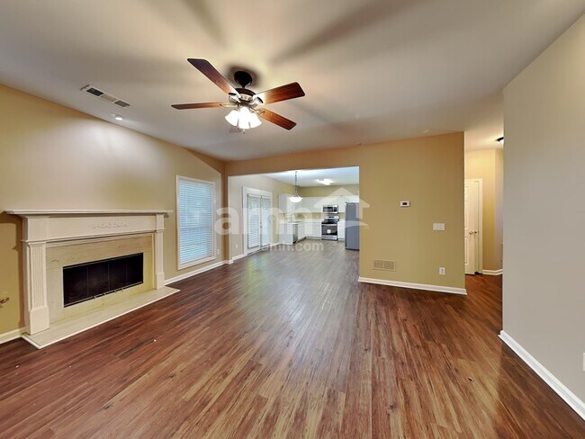 Building Photo - 1584 Silver Ridge Dr