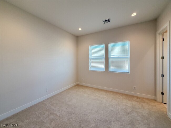 Building Photo - 10761 Canyon Bloom Dr