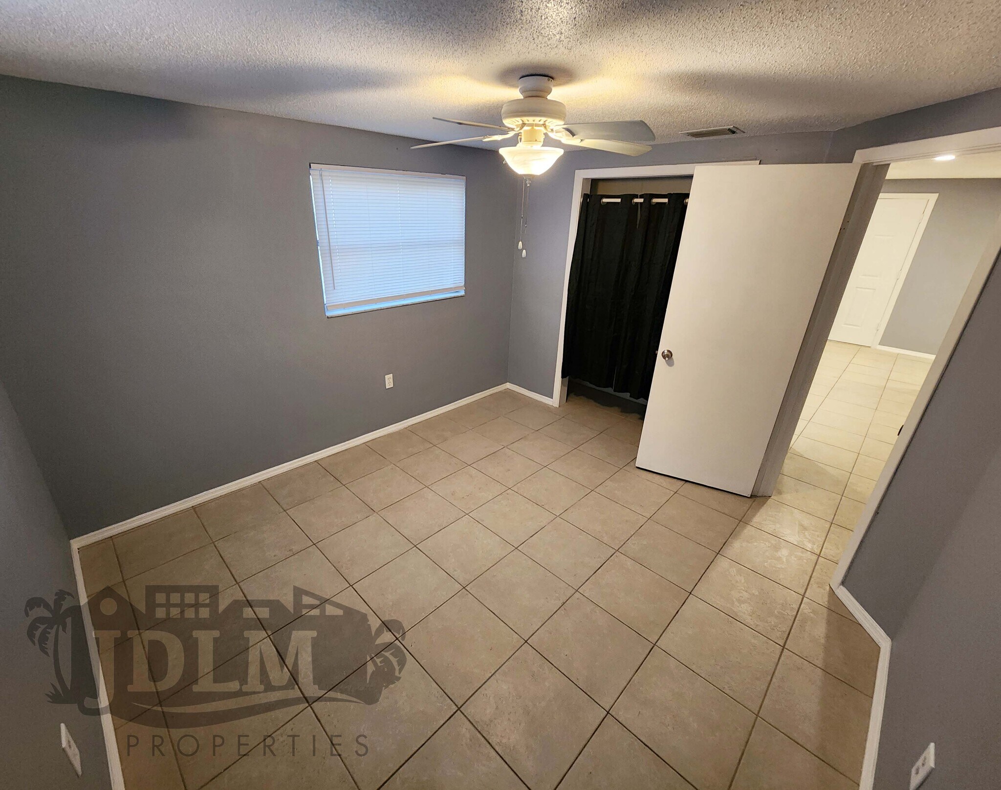 Building Photo - 12515 1st Is