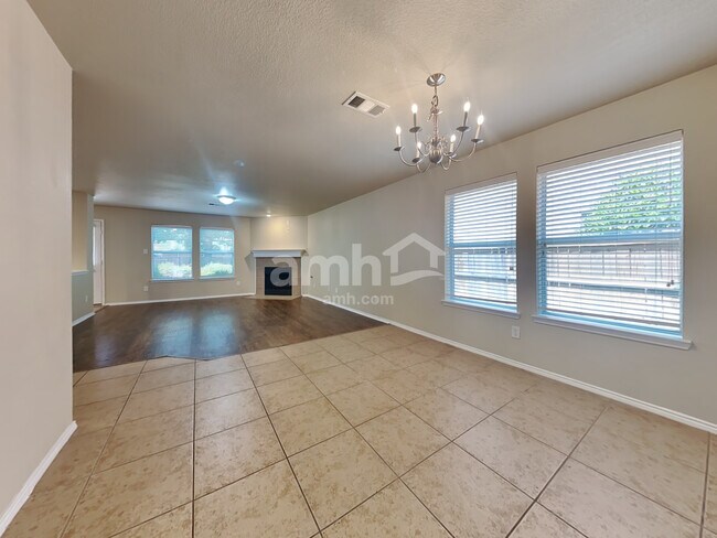 Building Photo - 2120 Malone Dr