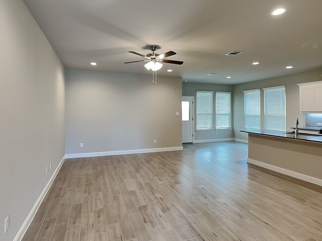 Building Photo - 212 Dunmore Dr