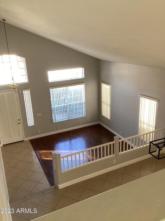 Building Photo - 2331 W Toledo Pl