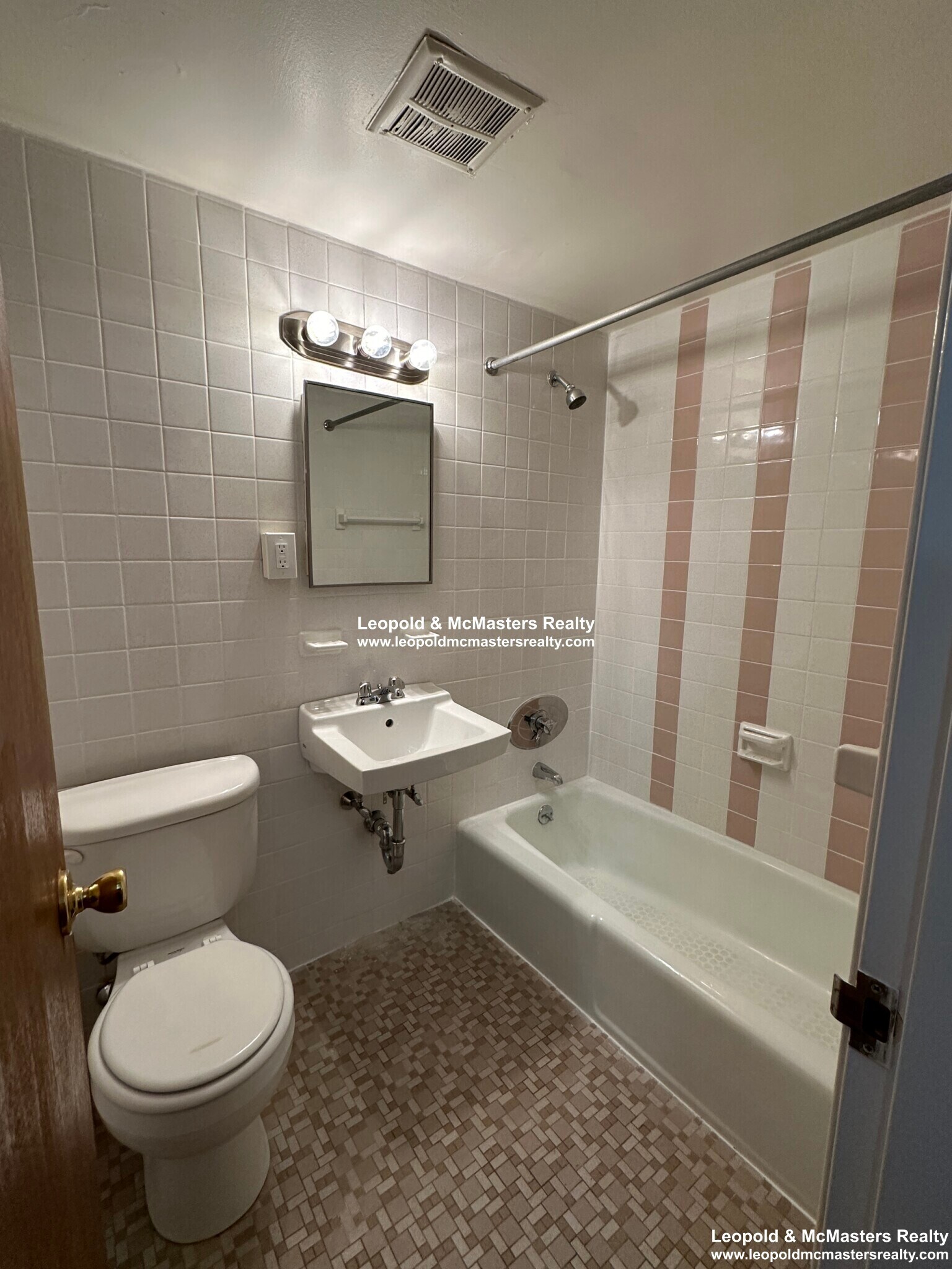 Building Photo - 69 S Huntington Ave