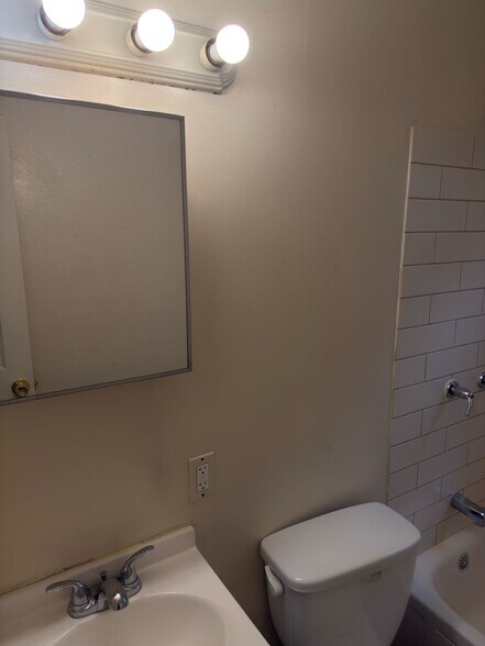 Building Photo - 4026 Belfore Dr