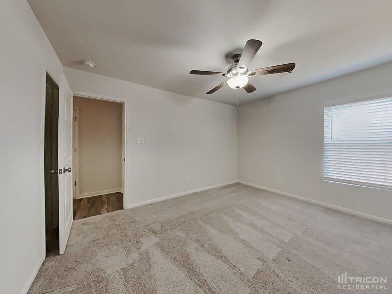 Building Photo - 15680 Del Norte Dr