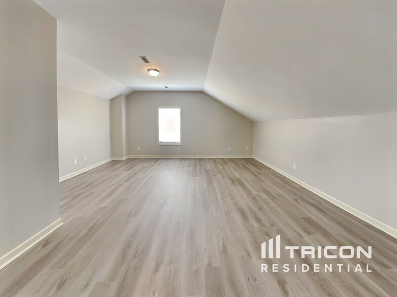 Building Photo - 904 Avery Green Ct
