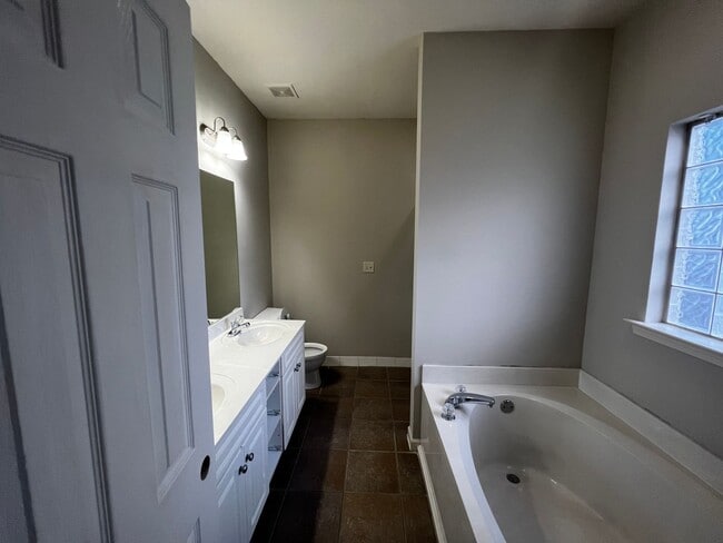 Building Photo - Coming Soon- Available August 3, 2025. Moody’s Avalon Subdivision 3 BR / 2  Bath
