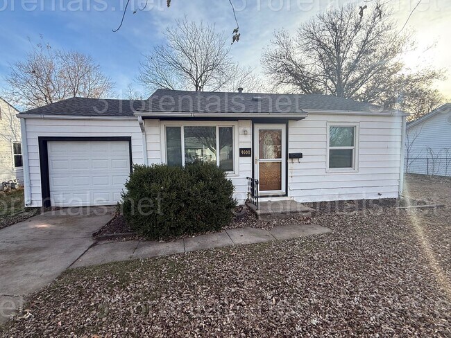 Primary Photo - $1325 - 3 bedroom / 2 bathroom - Single Family Home