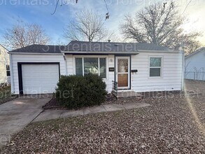 Building Photo - $1325 - 3 bedroom / 2 bathroom - Single Family Home